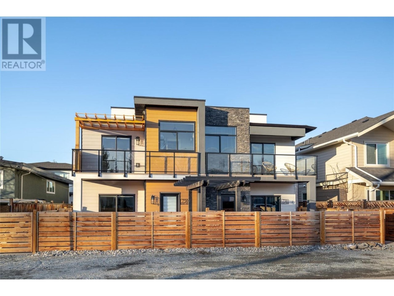 750 Kinnear Avenue 3 Kelowna, BC V1Y5B1 MLS® 10304771