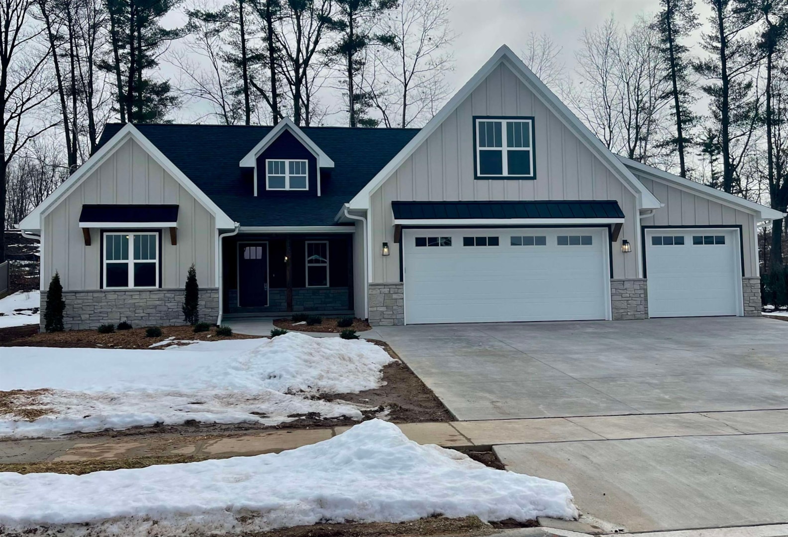 624 Sunset Ridge Dr Green Bay, WI 54313 home for sale, MLS50287338