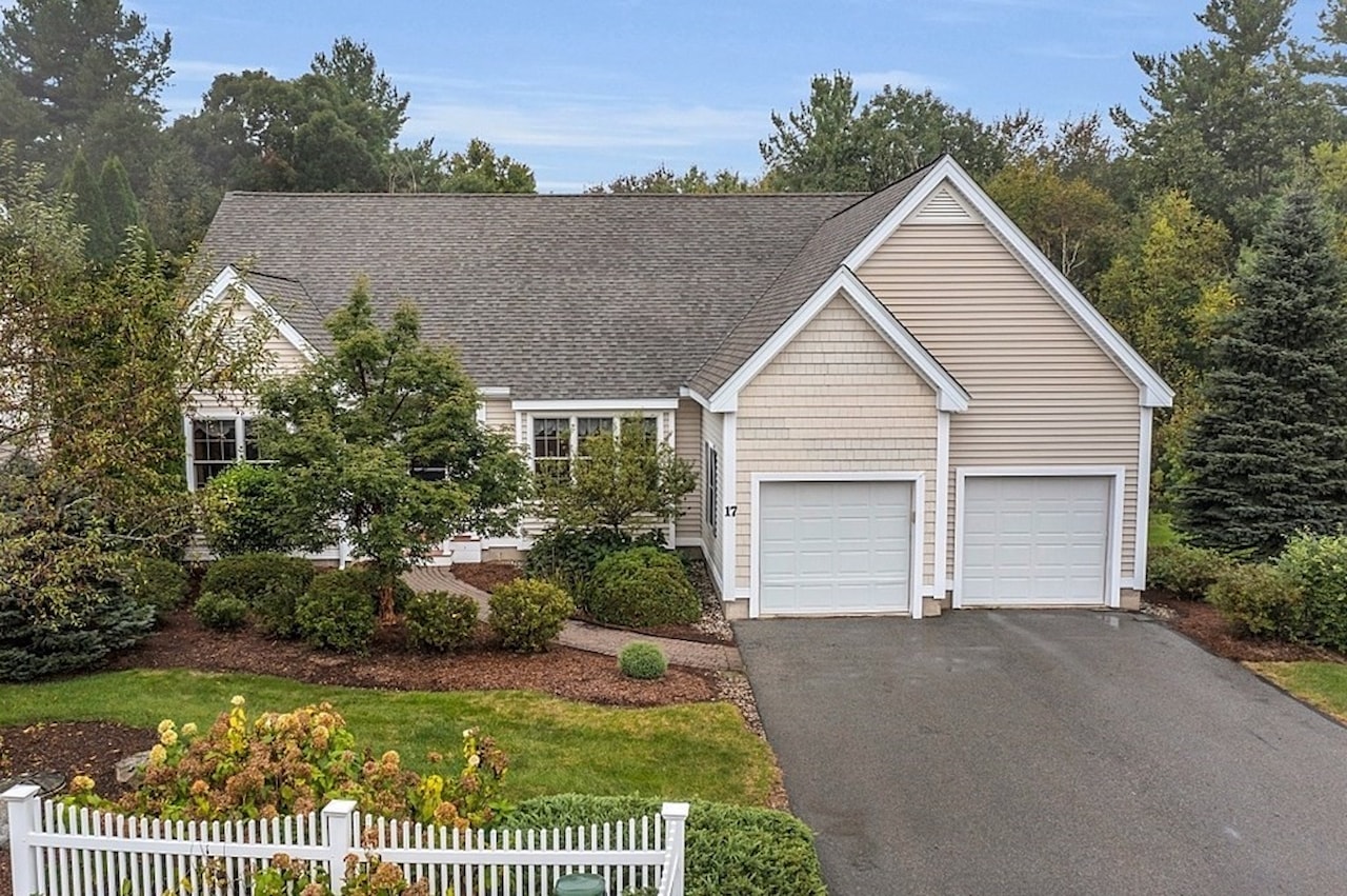 Village At Stone Ridge Westford, 17 Sandstone Road 17, MA, condo for