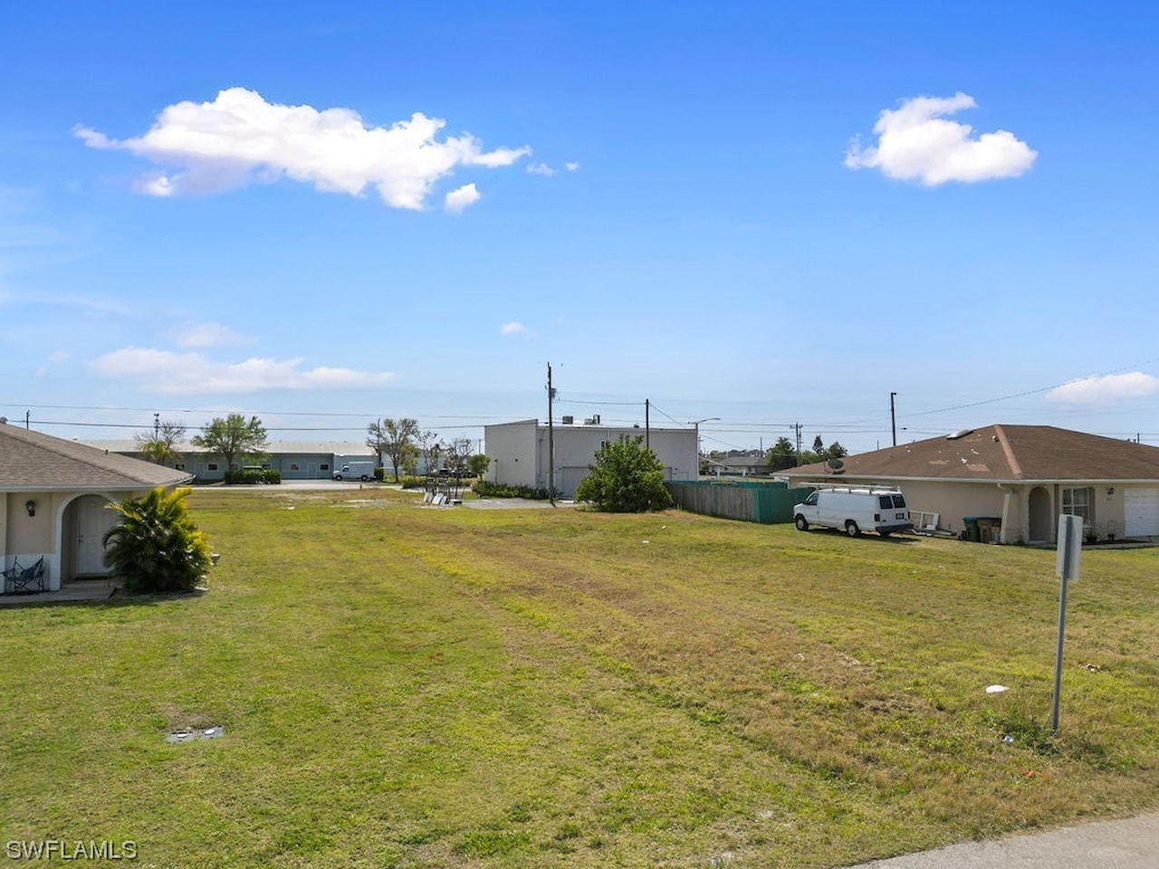 806 NE 8th St Cape Coral, FL 33909 MLS 224018930