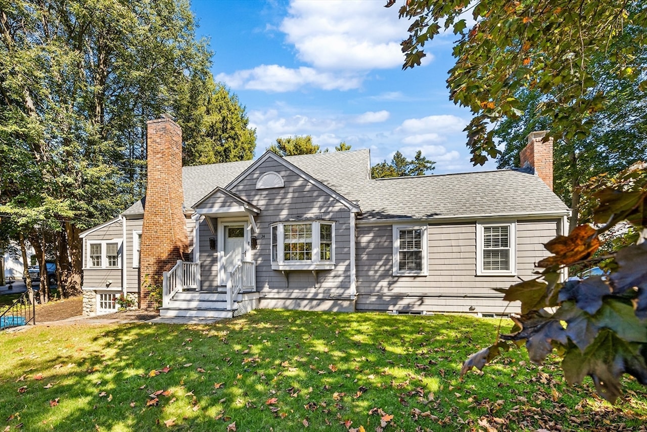 34 Essex St Lynnfield, MA 01940 | MLS 73209435