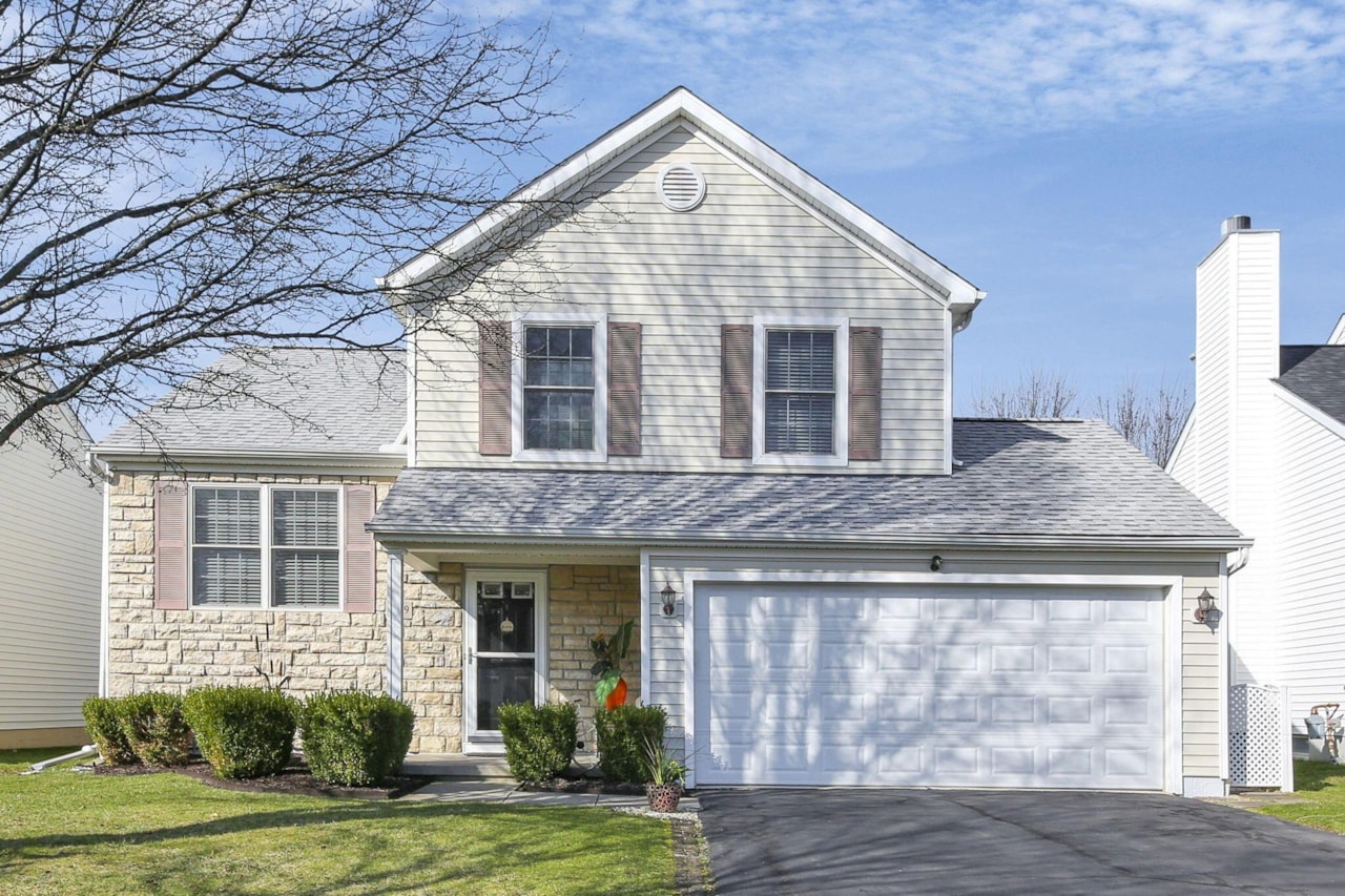 8599 Fernbrook Drive, Lewis Center, OH 43035 MLS224006497