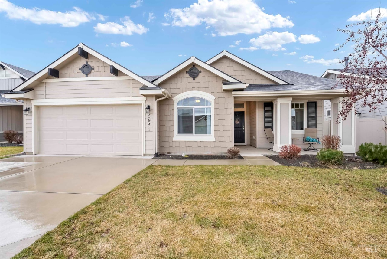 Home For Sale In The Oaks, Meridian RealEstateIdaho