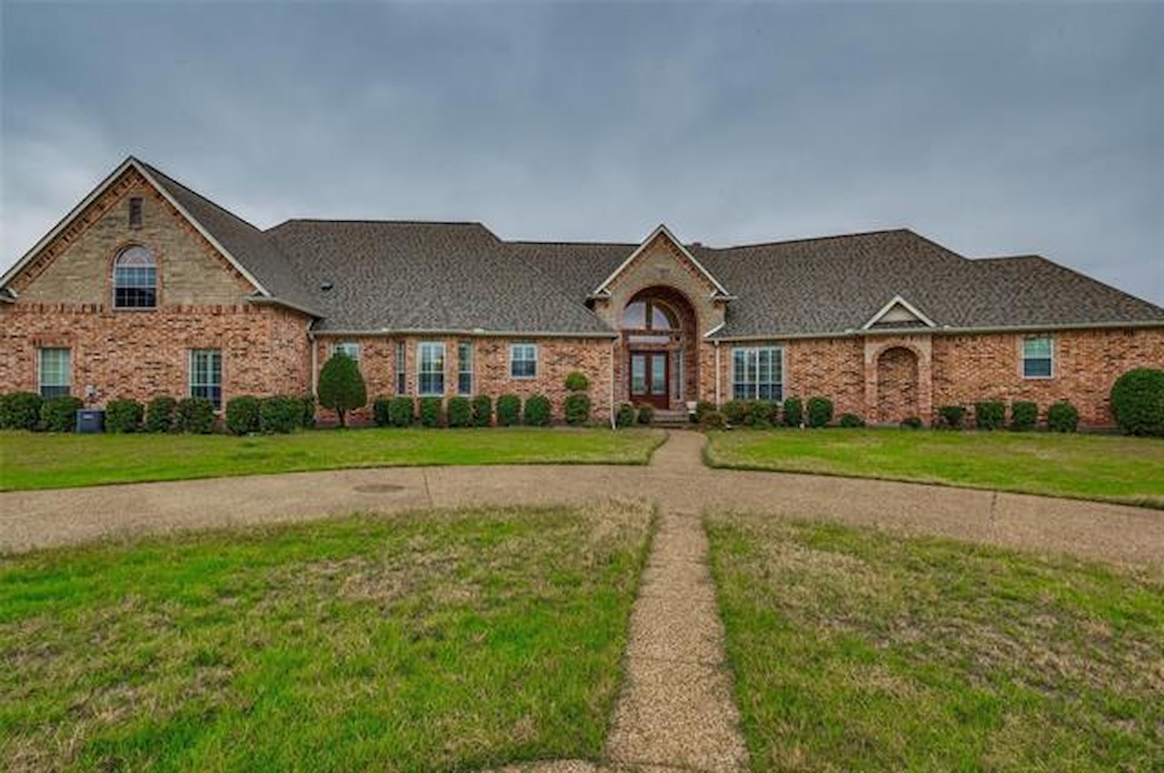 1708 Mustang Court Cedar Hill, TX 75104 home for sale, MLS#20528346 ...