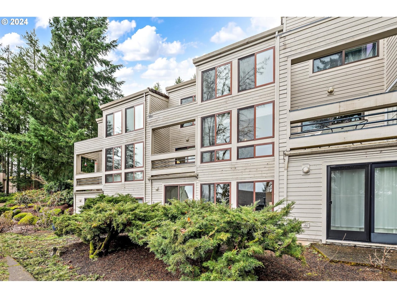 4462 Thunder Vista LN #4462 Lake Oswego, OR 97035 | MLS 24061898