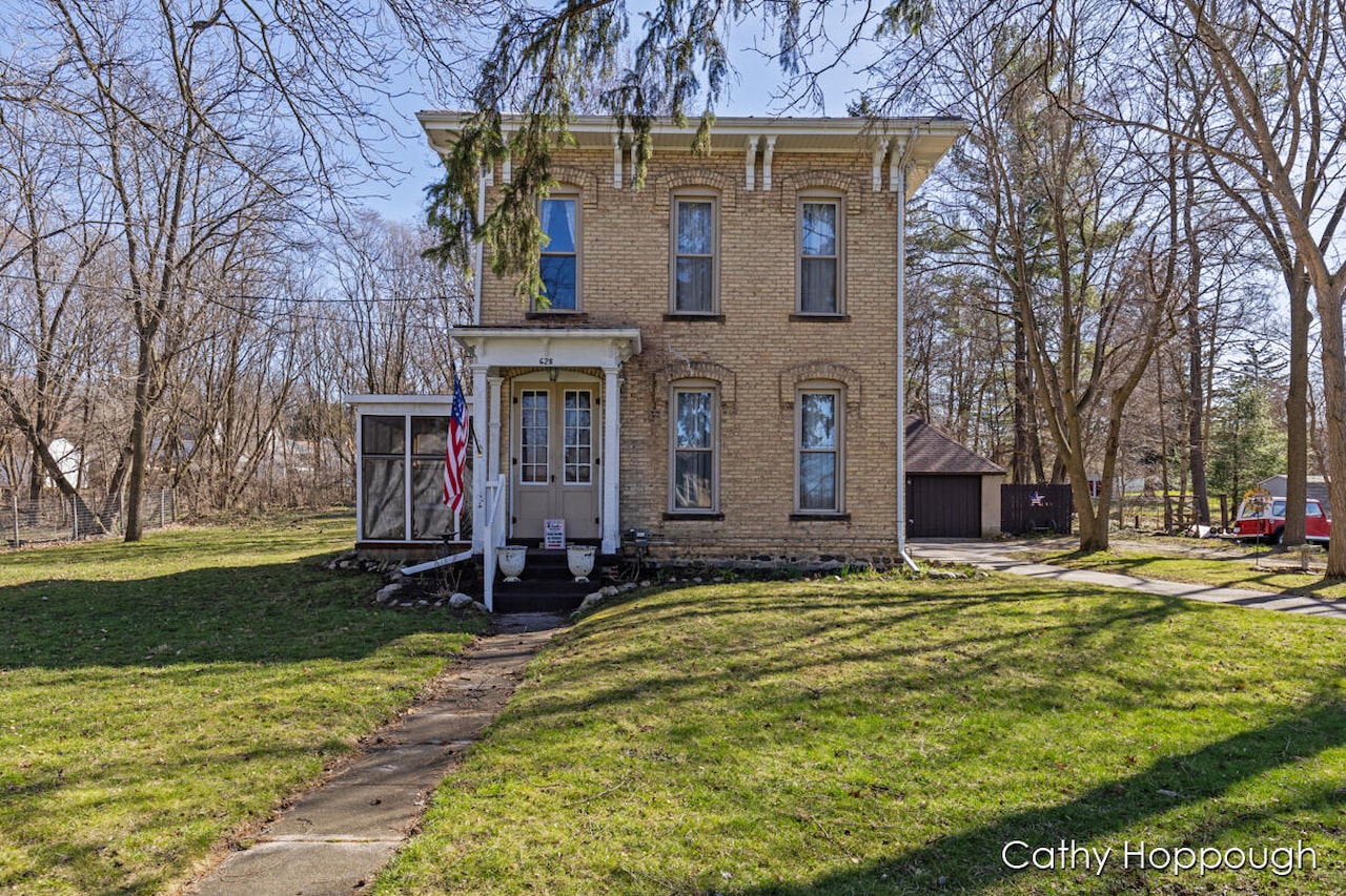 628 N Jefferson St Ionia, MI 48846 MLS 24012398