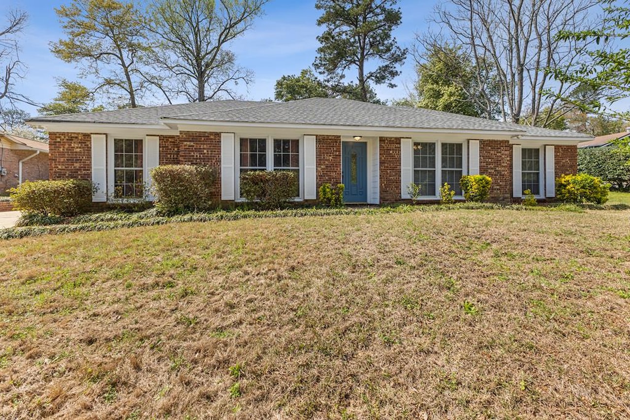 6215 Brooklet Drive Columbus, GA 31909 MLS 210726