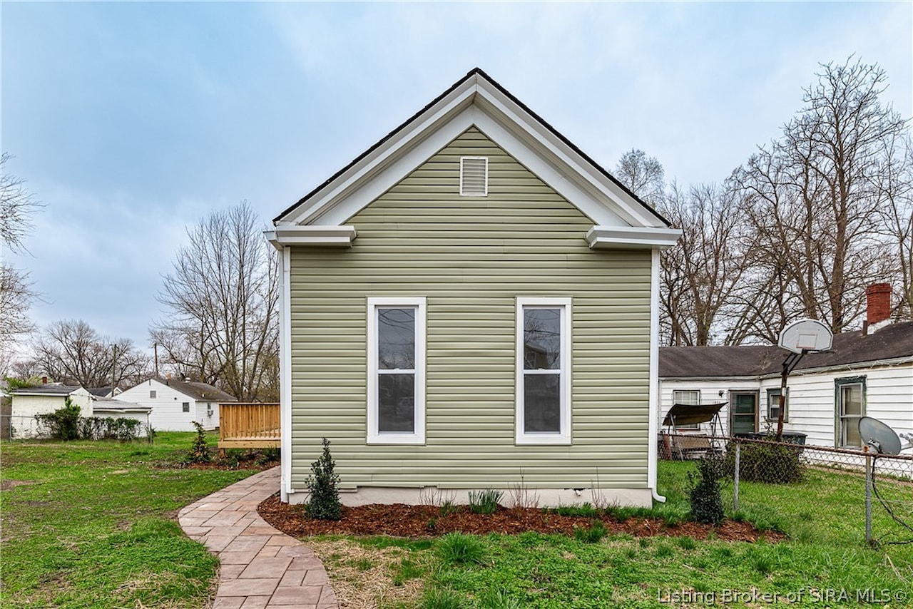 1512 Charlestown Rd New Albany, IN 47150 MLS 202406592