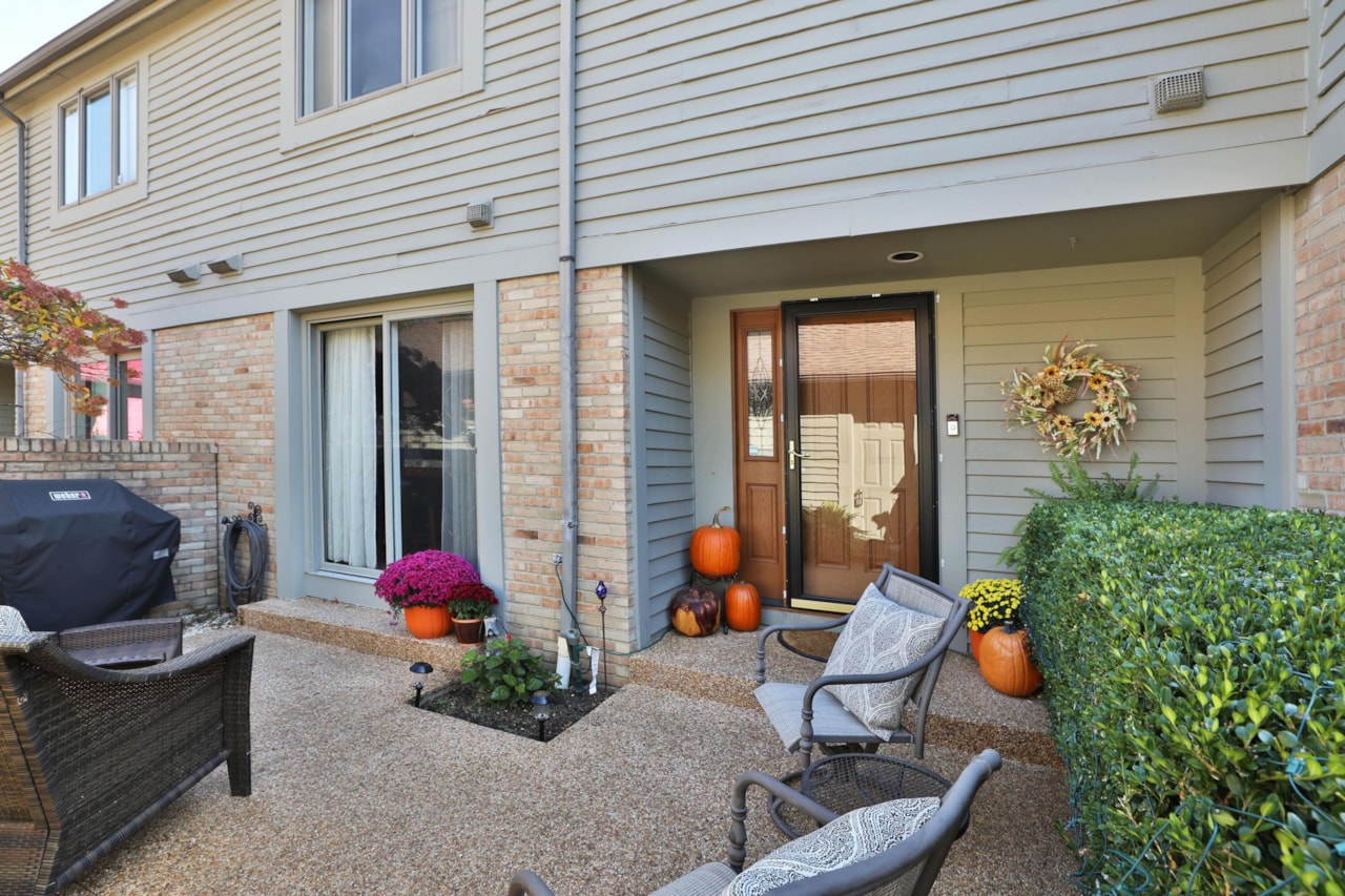 6468 Strathaven Court Worthington Franklin 223035000 OH Strathaven Of