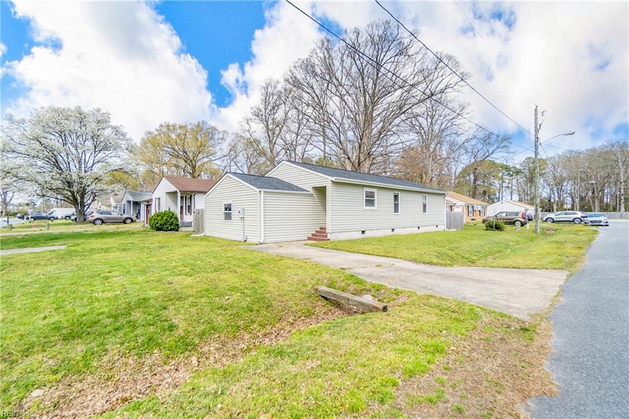 2044 Weber Ave Chesapeake, VA 23320 MLS 10524919