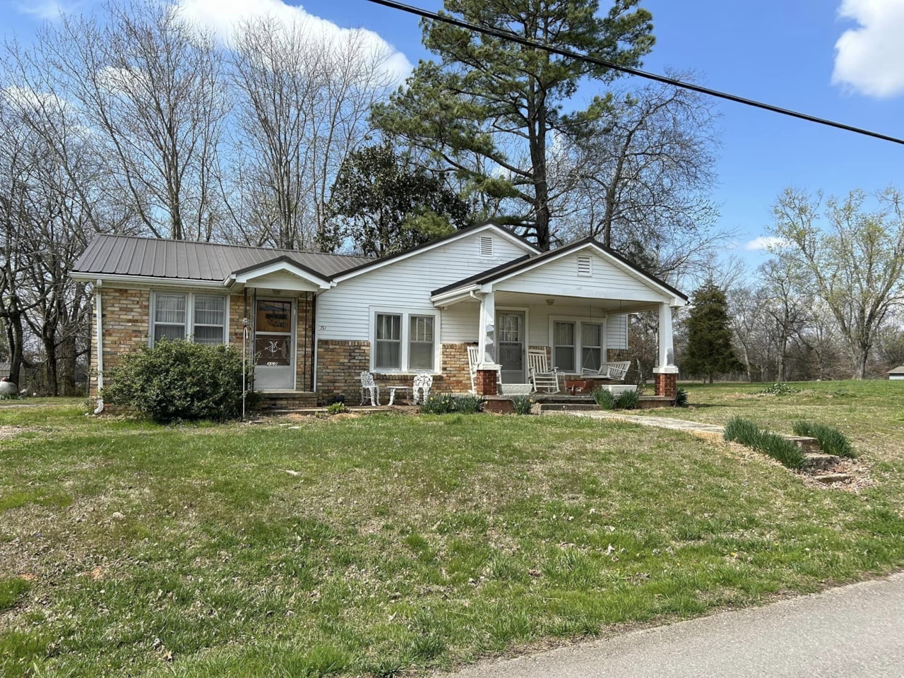 257 Camargo Rd in Fayetteville, TN 37334