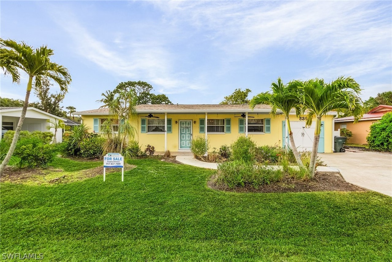 834 Lake Mcgregor Dr Fort Myers, FL 33919 MLS 224014582