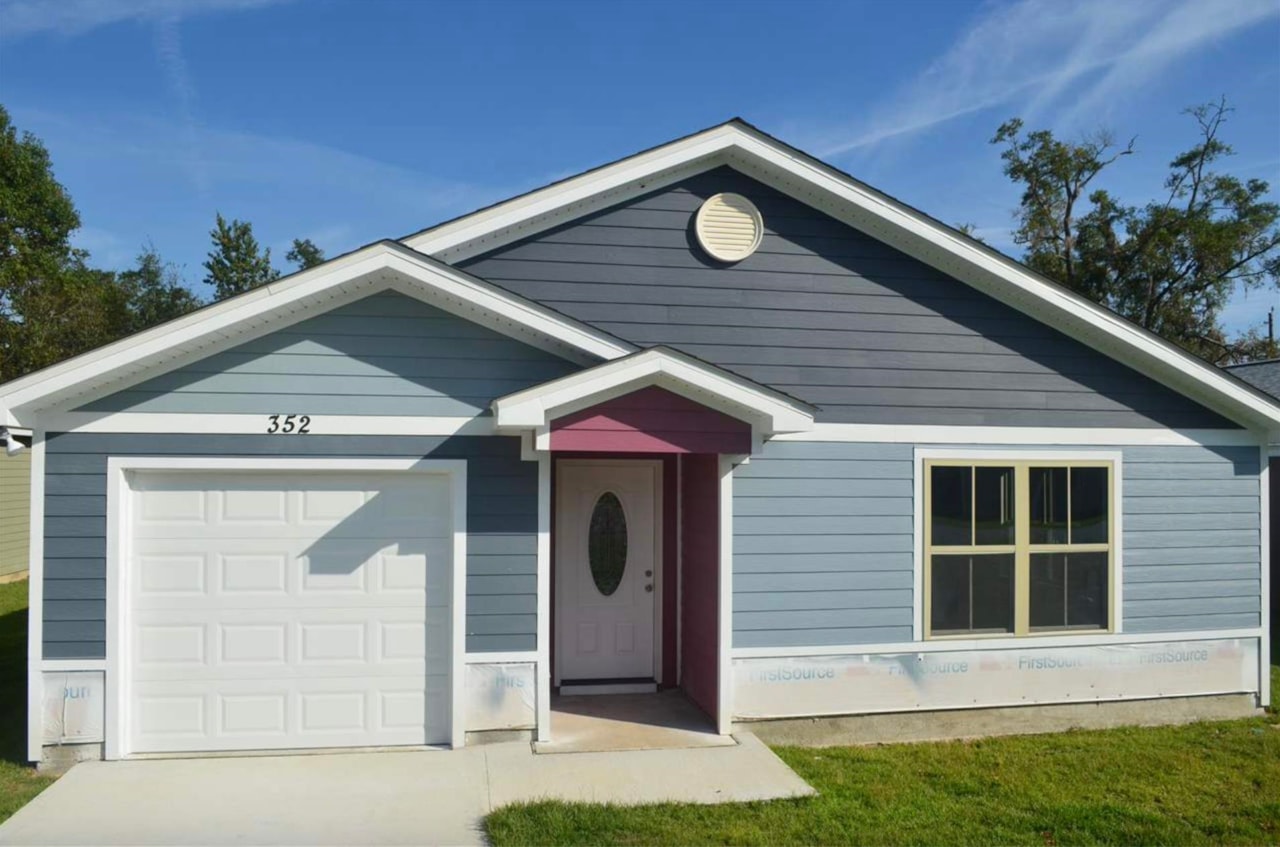 954 Cap Tram Rd Tallahassee, FL 32317 in Capitola