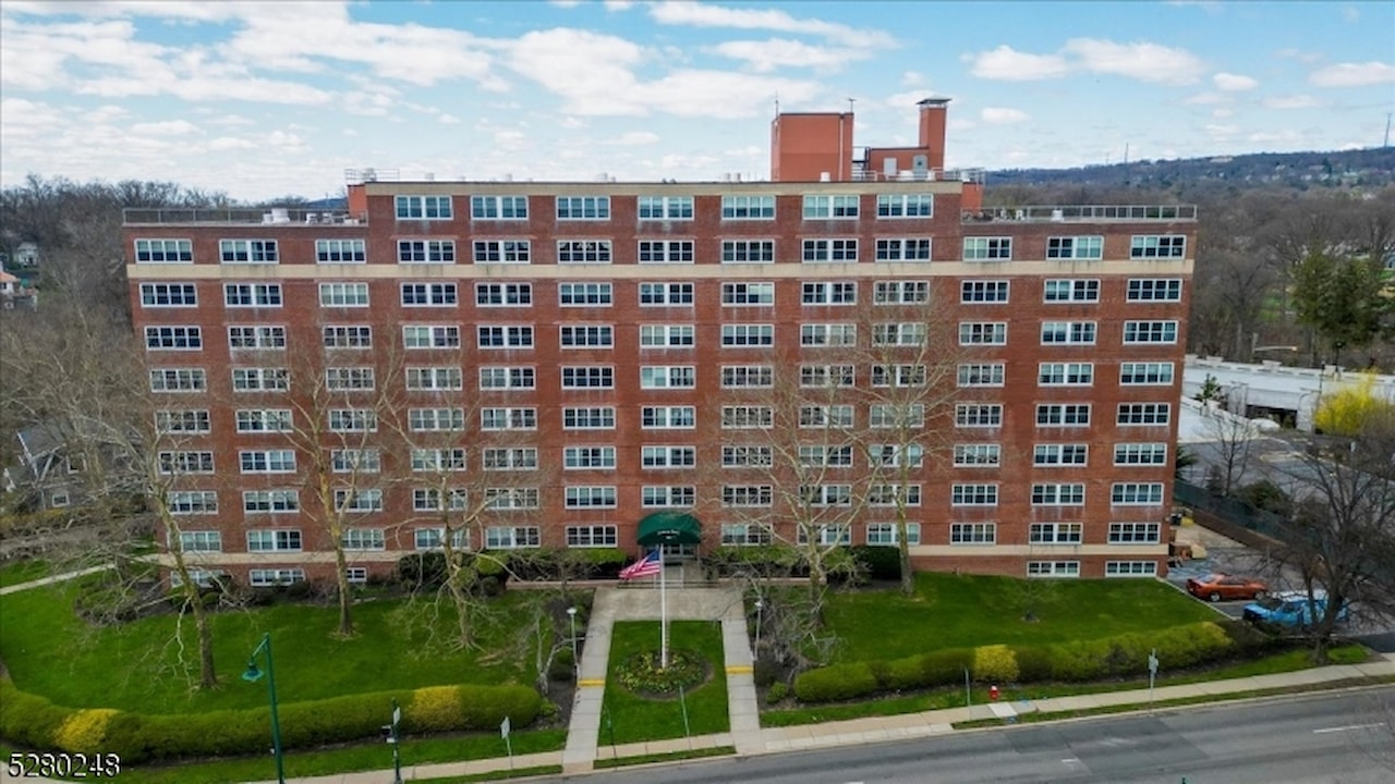 926 Bloomfield Ave Glen Ridge Boro Twp., NJ 07028 MLS 3895042