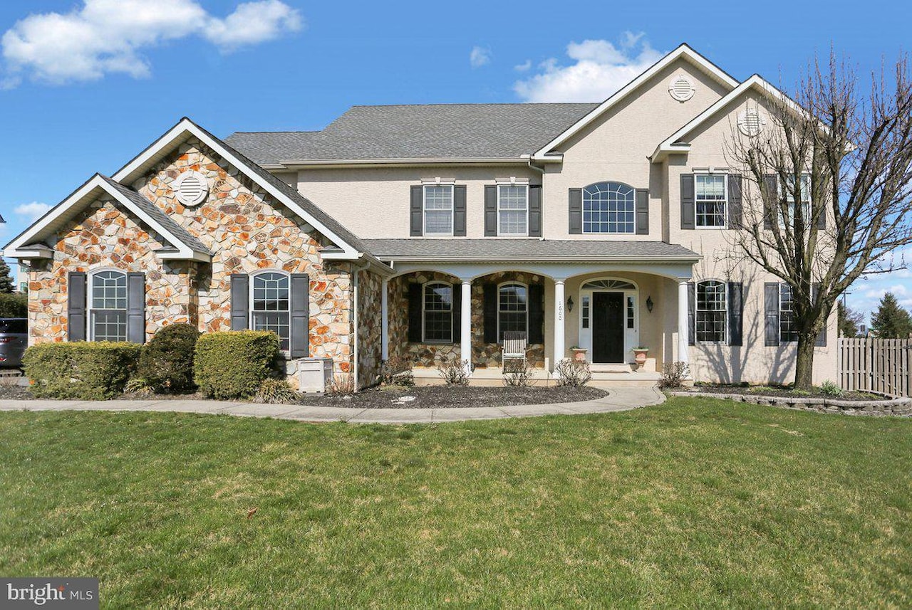 1600 W Thistle Dr Reading, PA 19610 | MLS PABK2040650