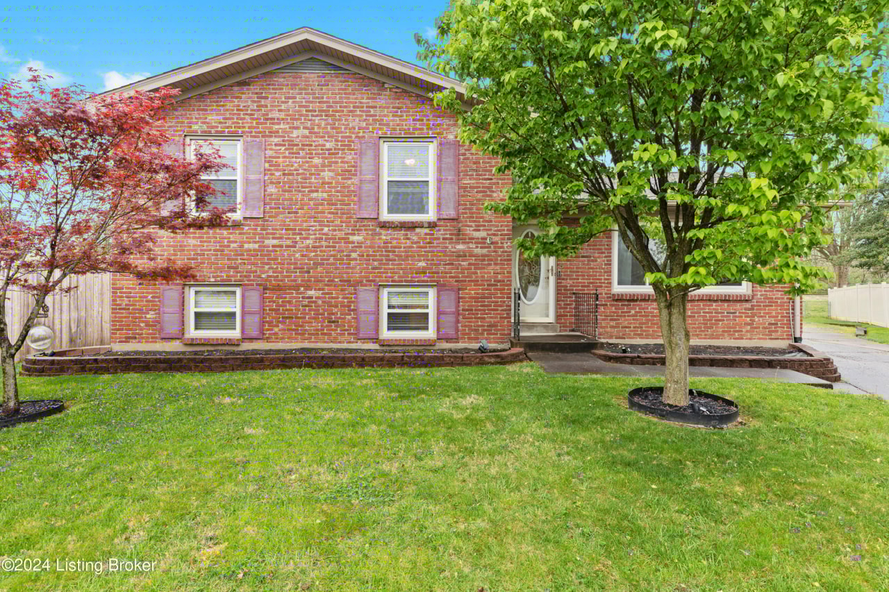 6815 Orange Blossom Rd Louisville KY 40219 home for sale MLS 1658443