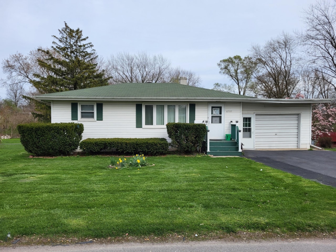 6737 Madison St Merrillville, IN 46410 MLS 802049