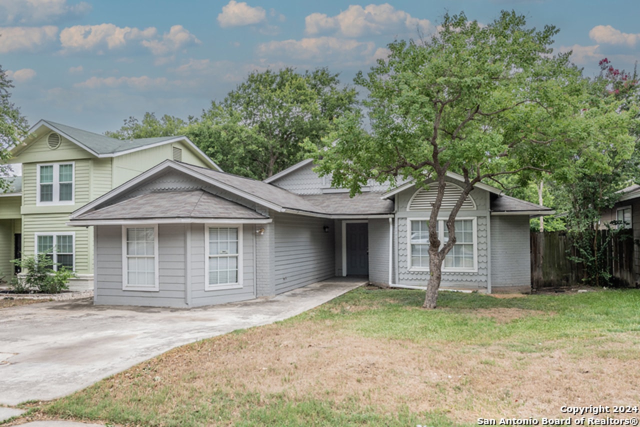 8449 Maple Ridge Dr San Antonio, TX 78239 property for lease