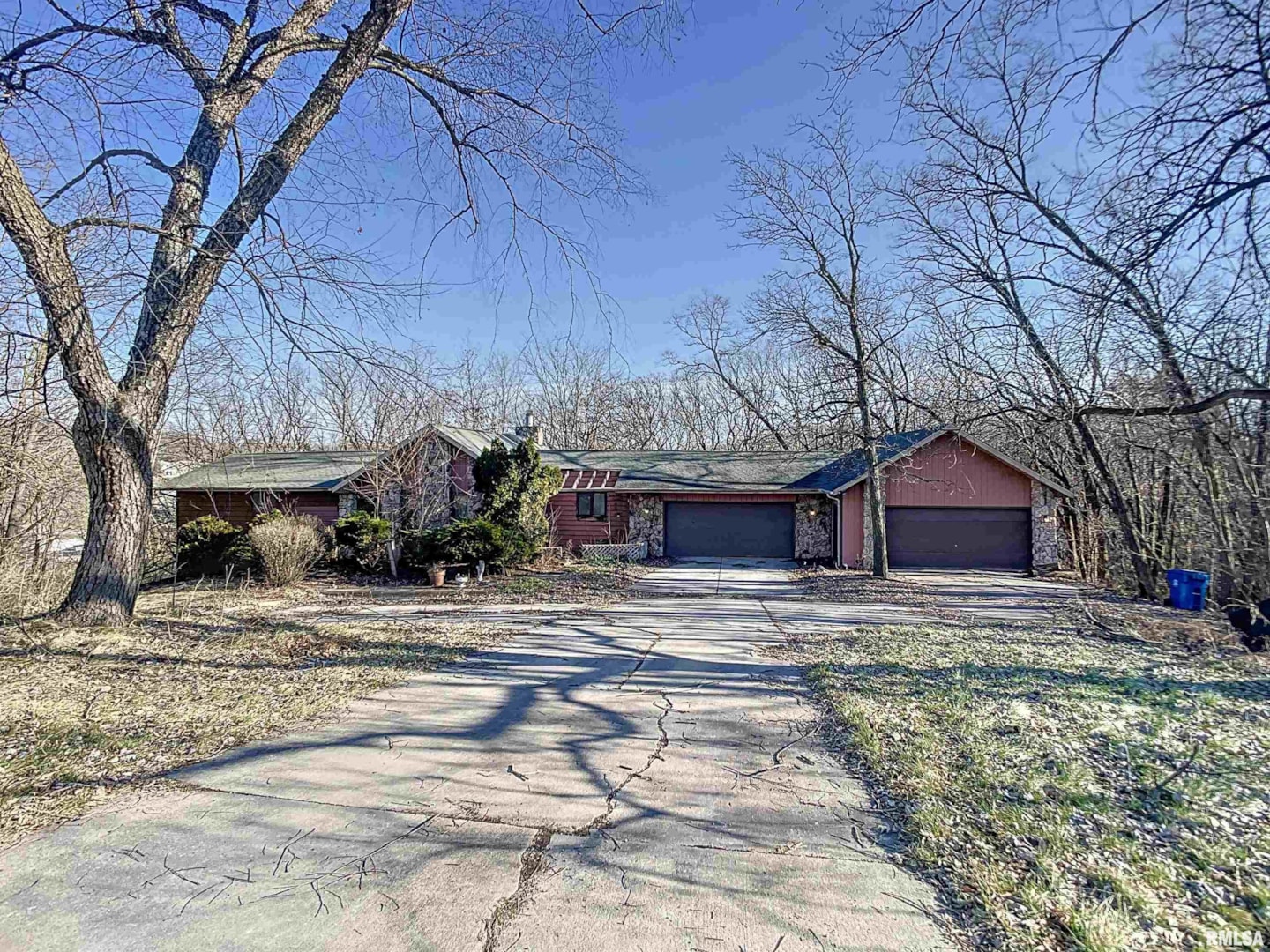 20 Elmwood Dr Blue Grass, IA 52726 MLS QC4250090