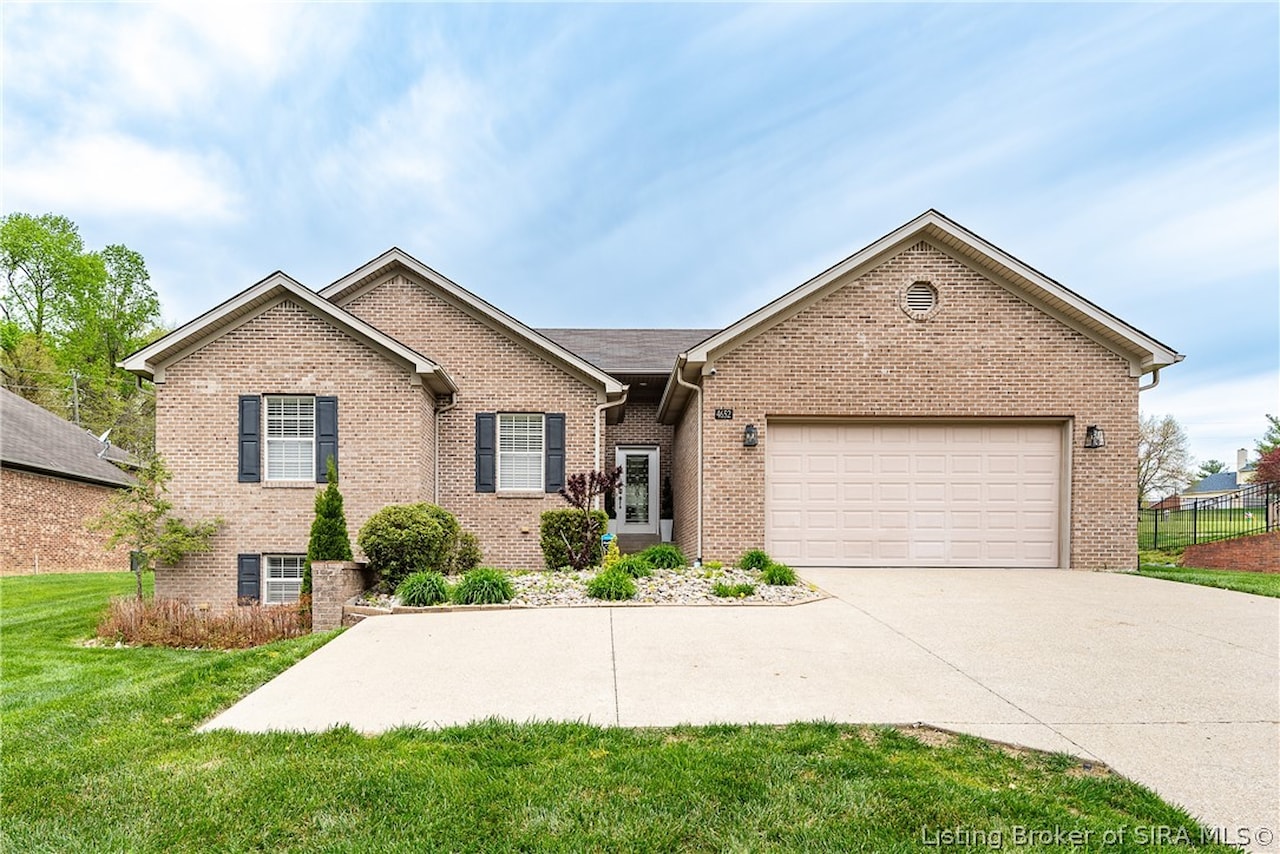 4652 Brush College Rd, Floyds Knobs, IN 47119 - Country View $385,000