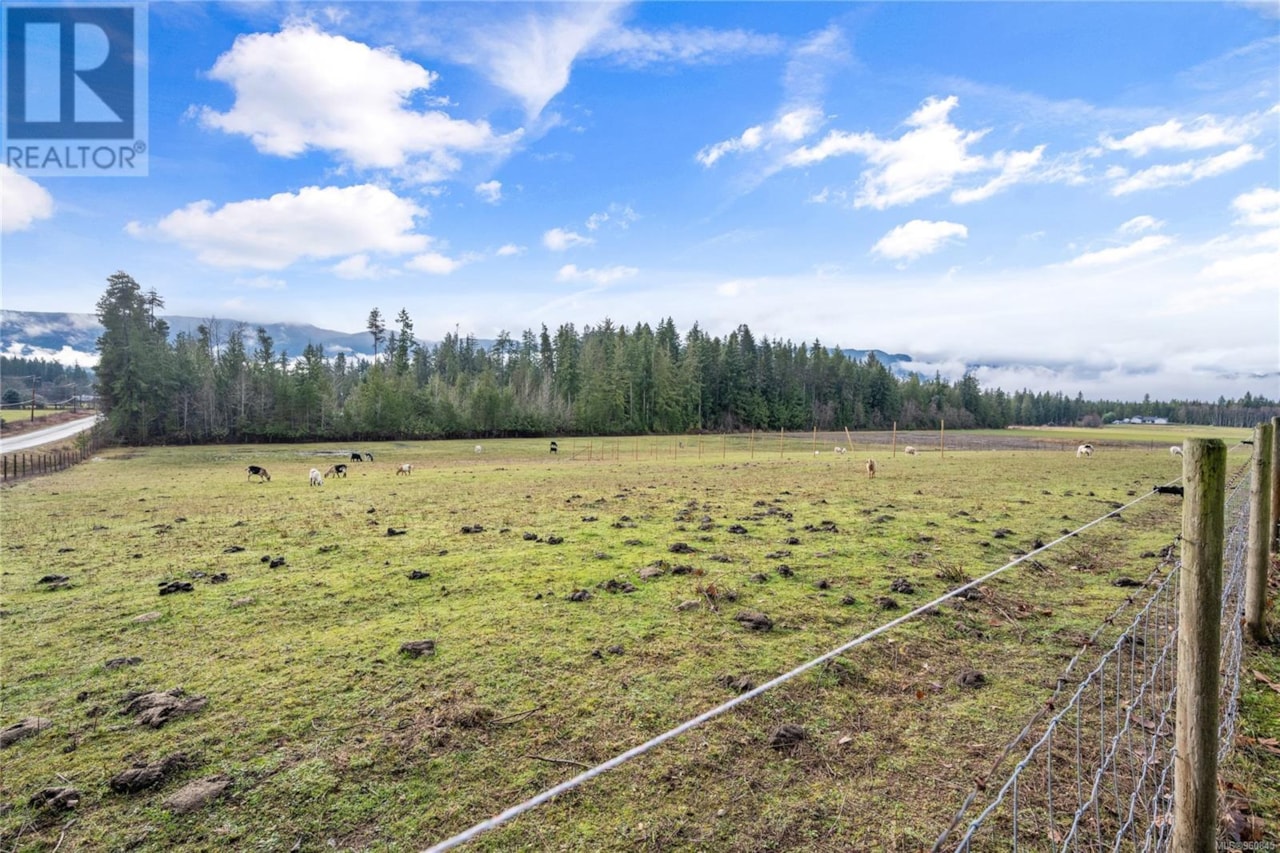 981 Pratt Road Hilliers, BC V9K1W5. MLS listing 960845VI.