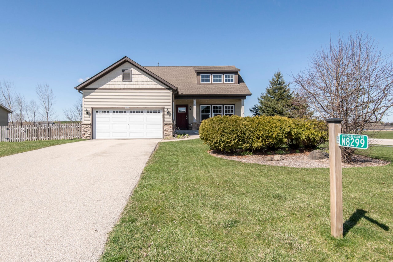 N8299 Pritchard Farm Rd Ixonia, WI 53036 MLS 1871503