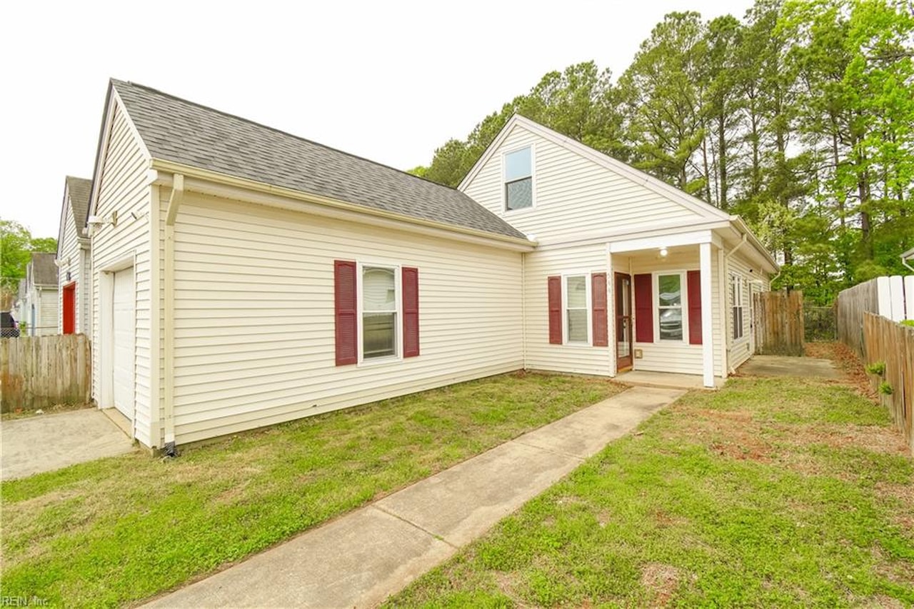 544 Michael Irvin Dr Newport News, VA 23608 home for sale, MLS10528686