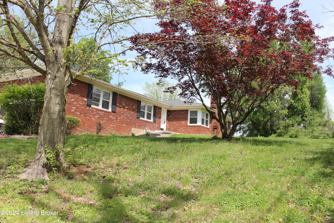 8801 Us Highway 42 Hwy Louisville KY 40059 home for sale MLS 1658991