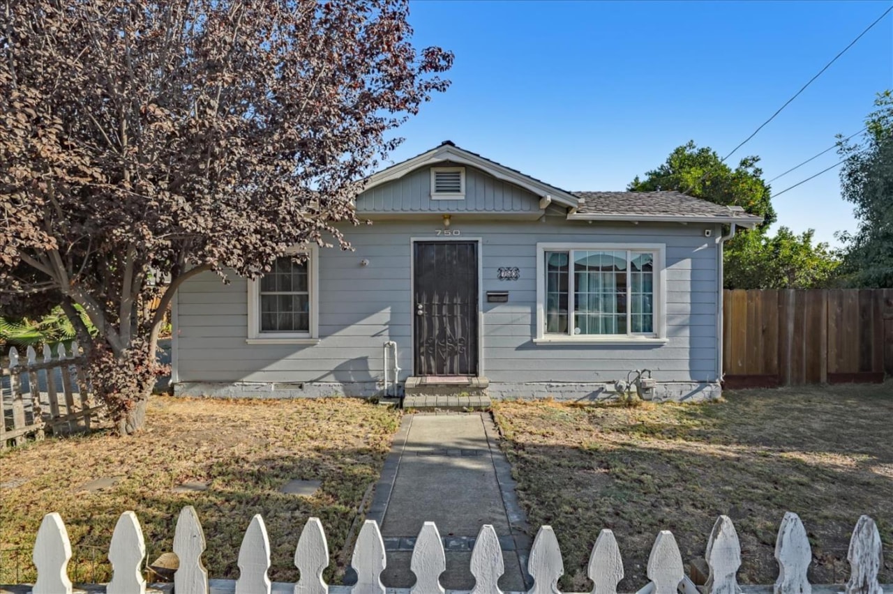 750 South St Hollister, CA 95023 | MLS ML81962163