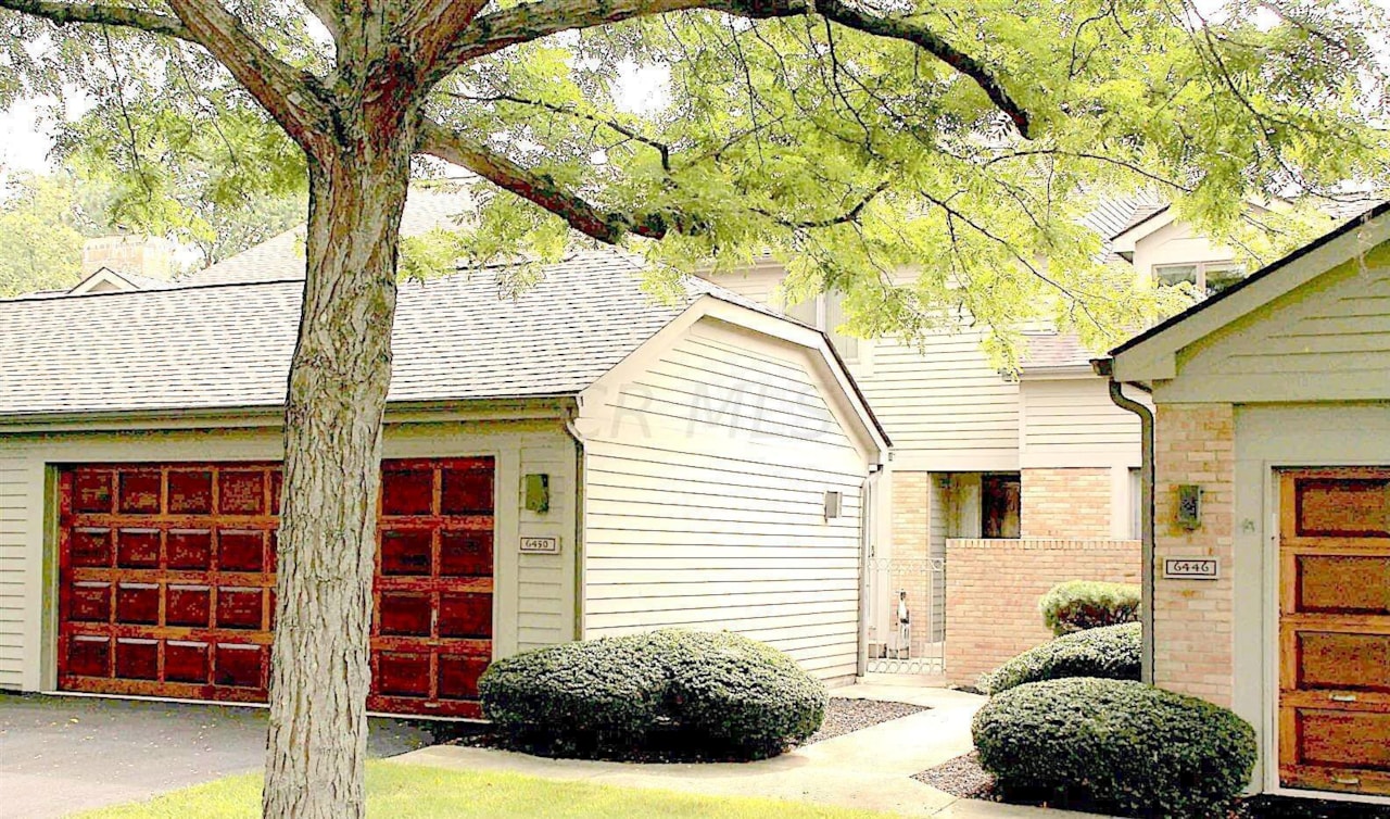 6450 Strathaven Court Worthington, OH 43085 Vision Realty Inc.