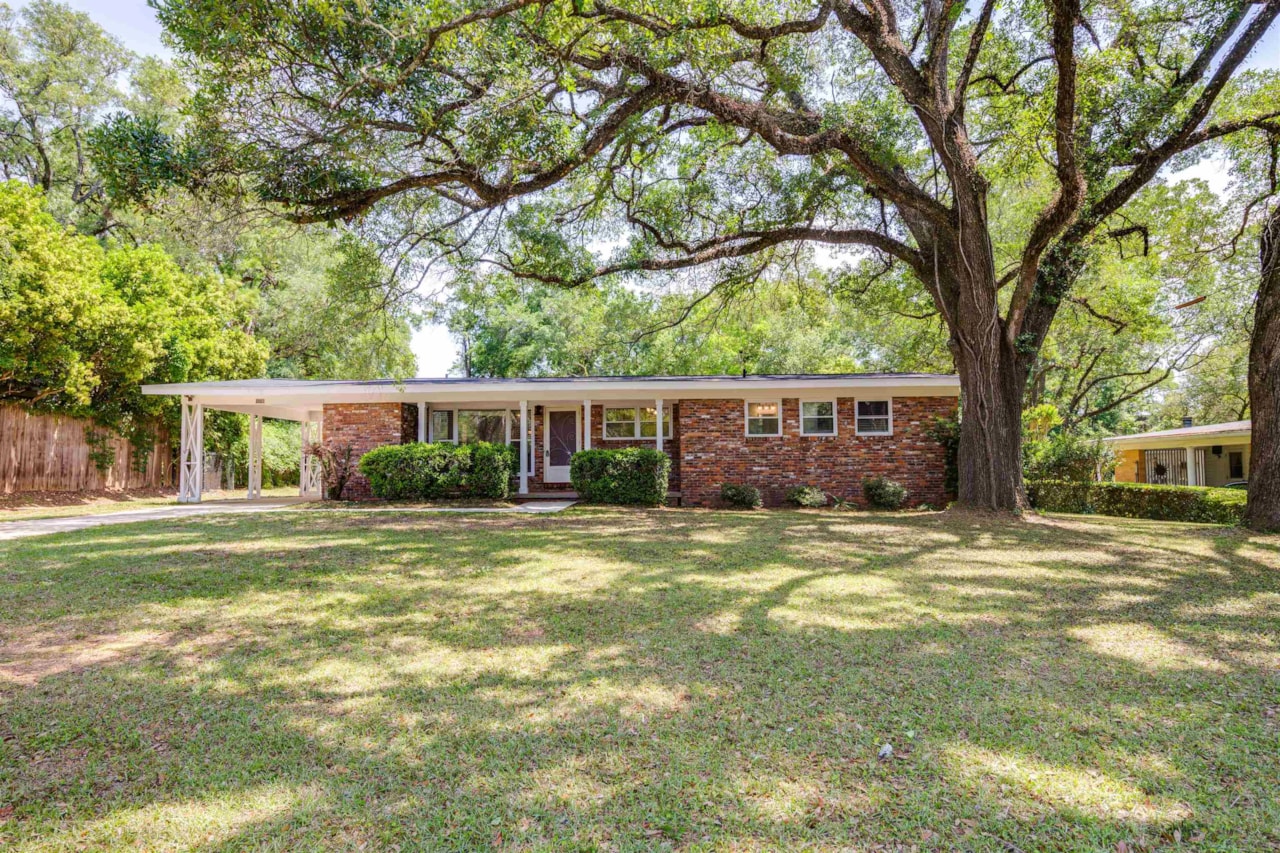 2003 Wahalaw Nene Tallahassee, FL 32301 in Indian Head Acres