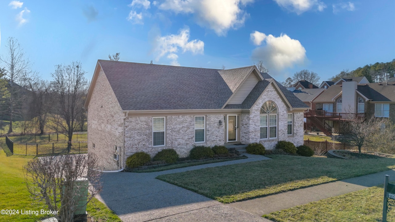 11502 Saratoga Club Rd, Louisville, KY 40299 Saratoga Woods 477,000