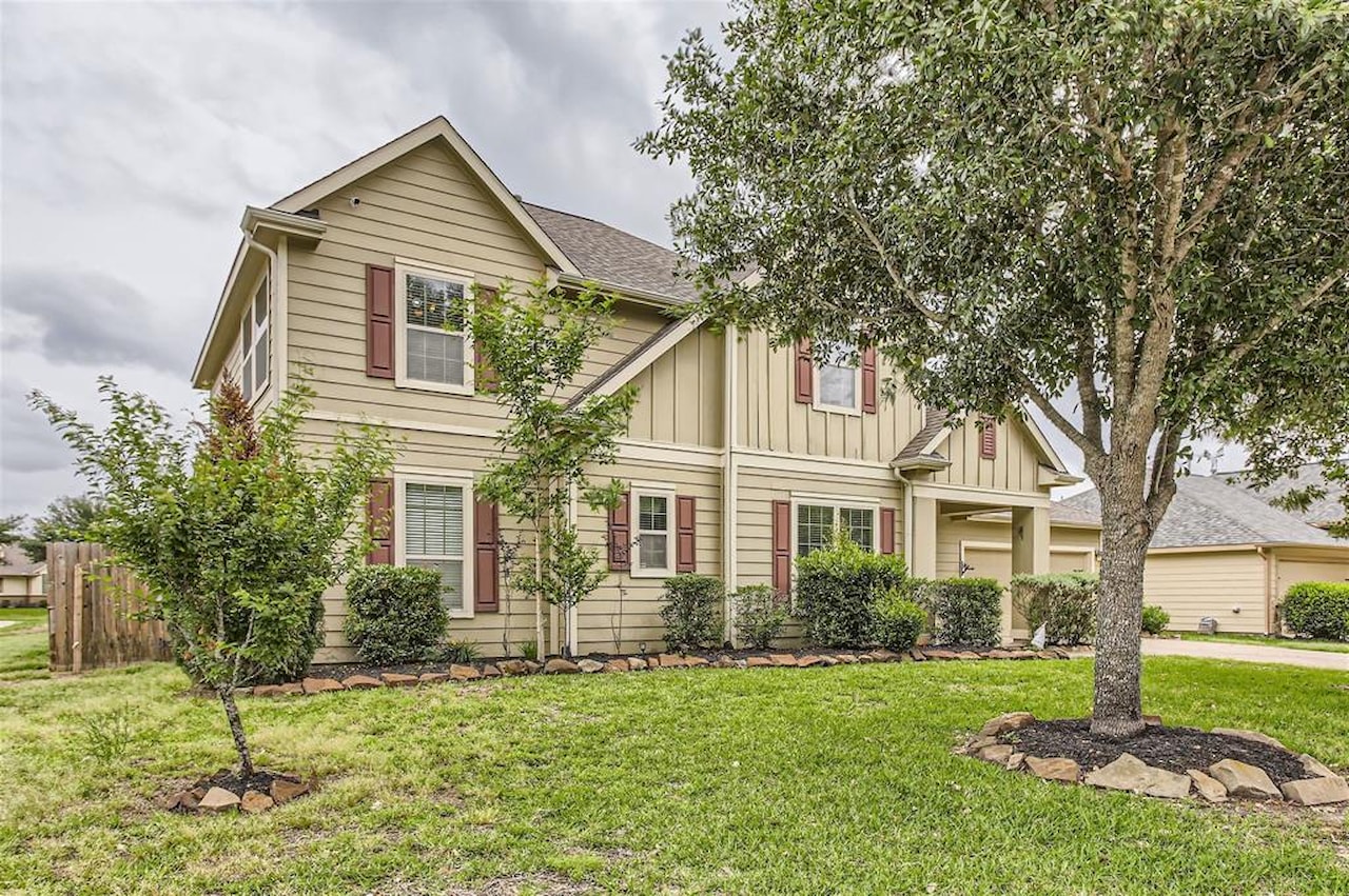 22406 Pebble Falls Ln Tomball, TX 77375 home for sale