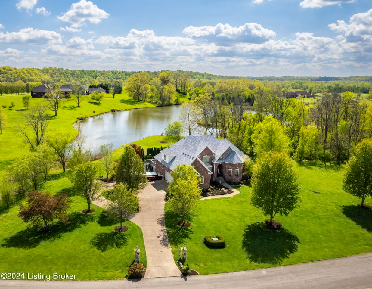 15804 Crystal Valley Way Louisville, KY 40299 MLS 1659520