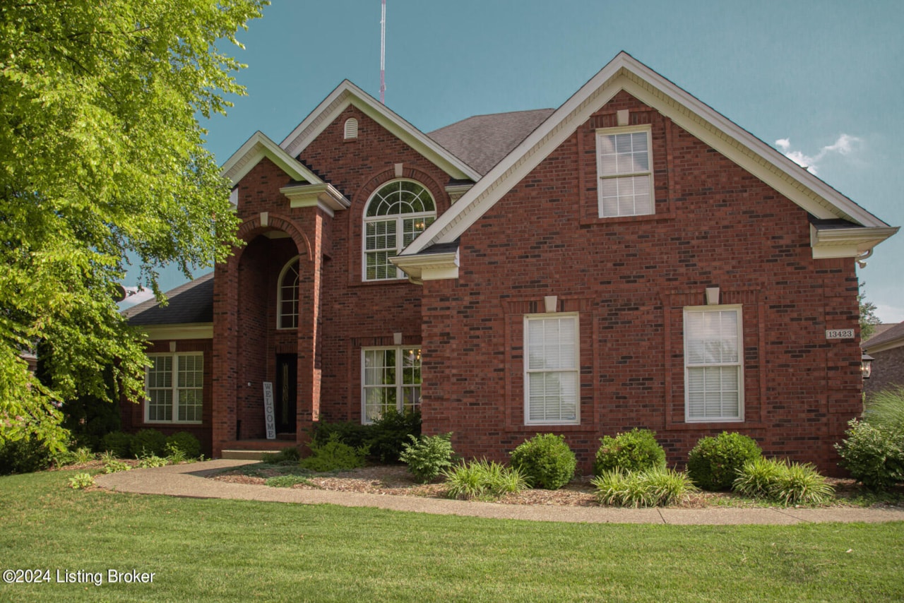 13423 Shady Creek Cir Louisville, KY 40299 MLS 1659680