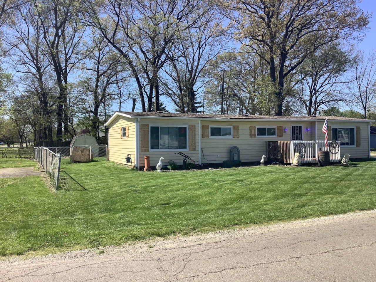 2295 Maureen Boulevard Obetz, OH 43207 Vision Realty Inc.