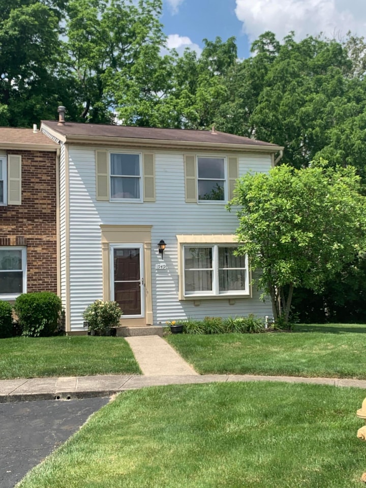 For Sale 214,900 A condo for sale for sale at 1949 Old Highbanks