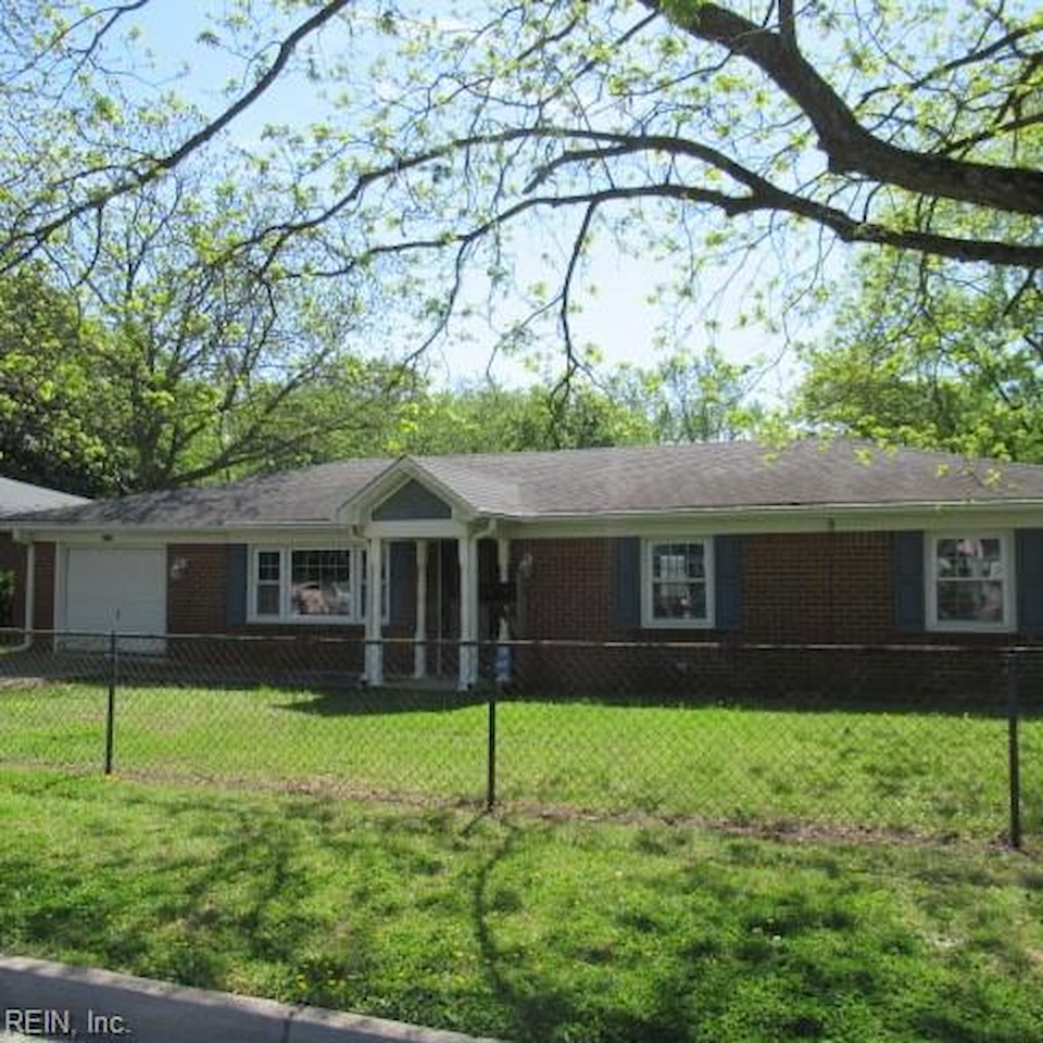 2700 Chesapeake Blvd Norfolk VA 23509 | PCSmoves.com | MLS #10530974