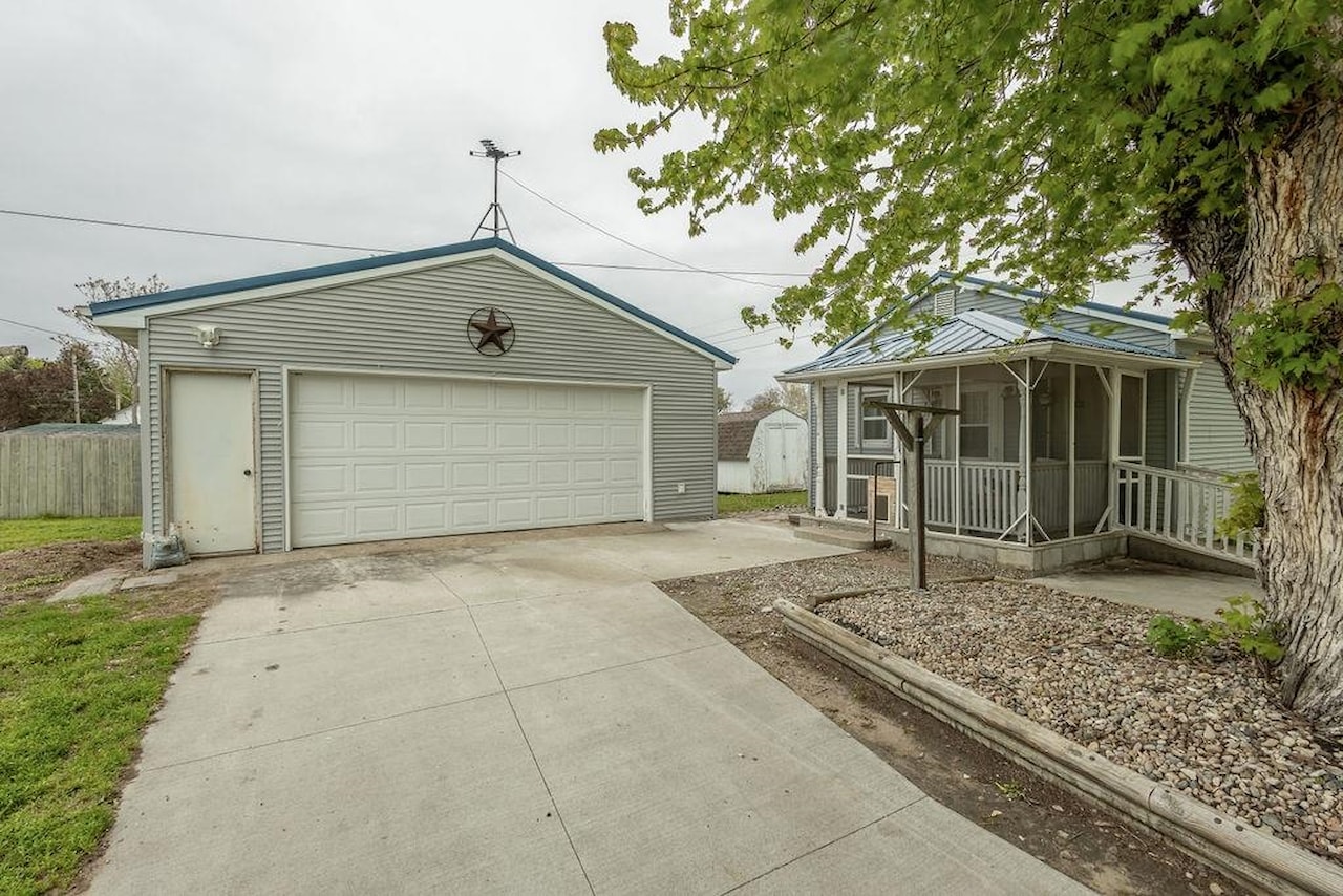 2203-4th-street-columbus-ne-68601-mls-20240169