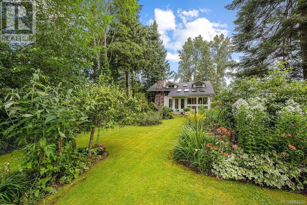 2735 Virginia Drive Courtenay, BC V9N6B4 MLS® 963439VI