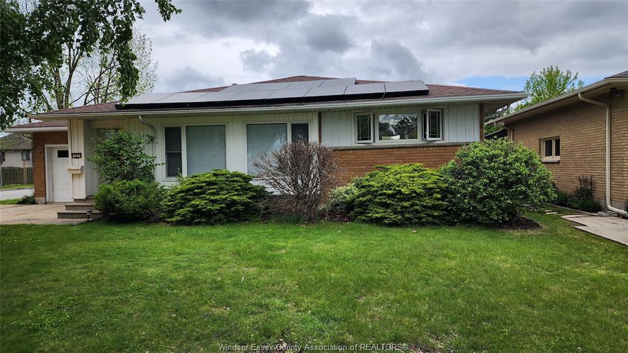 107 Danforth Leamington, ON N8H 2R1 MLS® 24011015