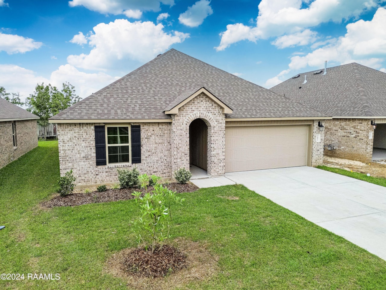 1802 Saddle Back Ridge New Iberia, LA 70560 | MLS 24003902
