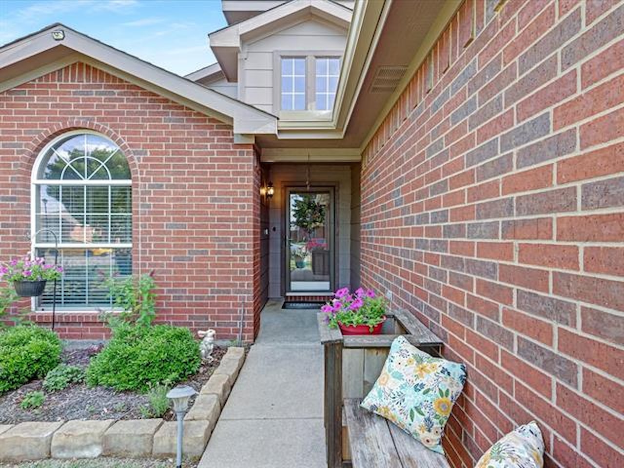 FOR SALE 1610 Appaloosa Drive, Krum, in Saddlebrook Estates Ph 1 Krum