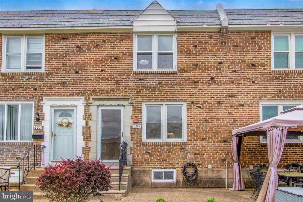 PHOTOS & DETAILS 303 Spruce St, Glenolden, PA 19036 For Sale MLS 