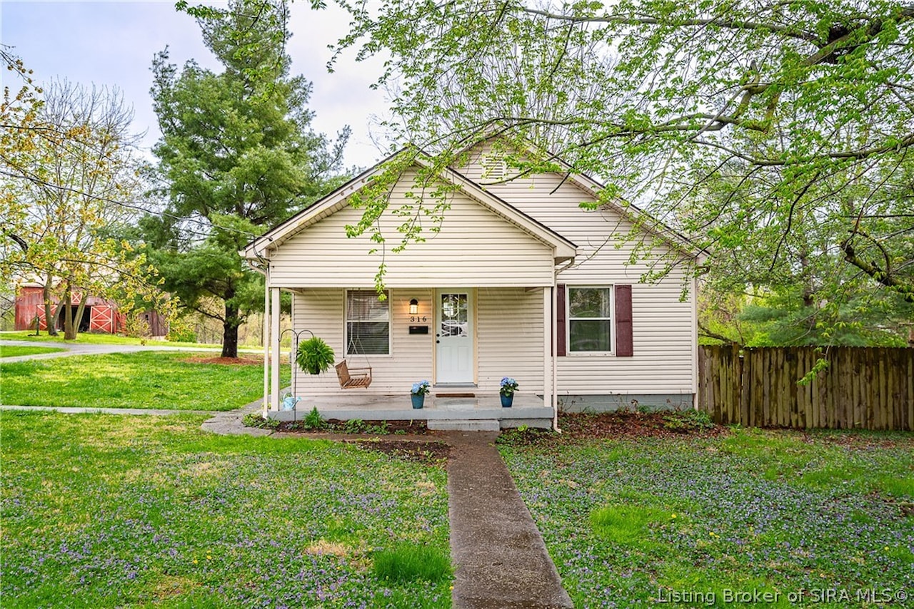 316 N New Albany St Sellersburg, IN 47172 MLS 202407175