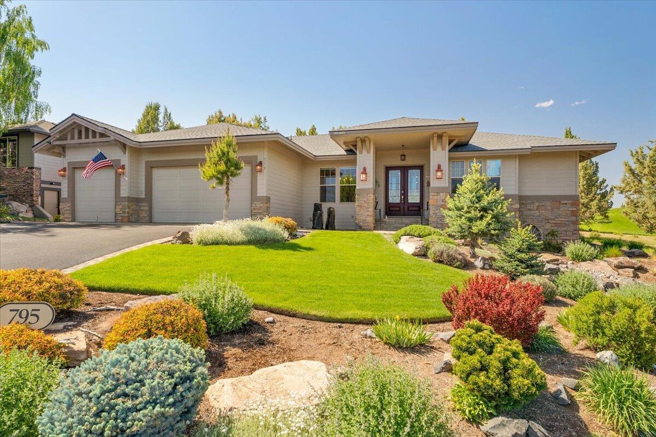 795 Victoria Falls Dr Redmond OR 97756 Eagle Crest Home For Sale