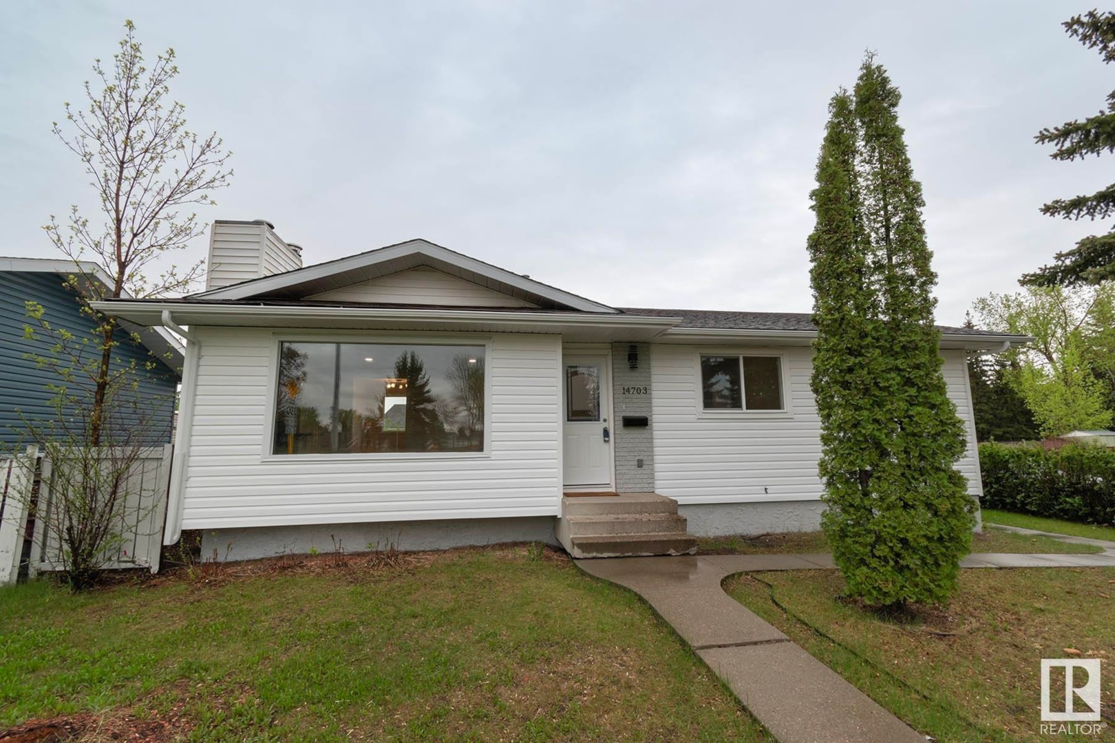 14703 21 Street Edmonton, AB, T5Y 1S8 - E4388313