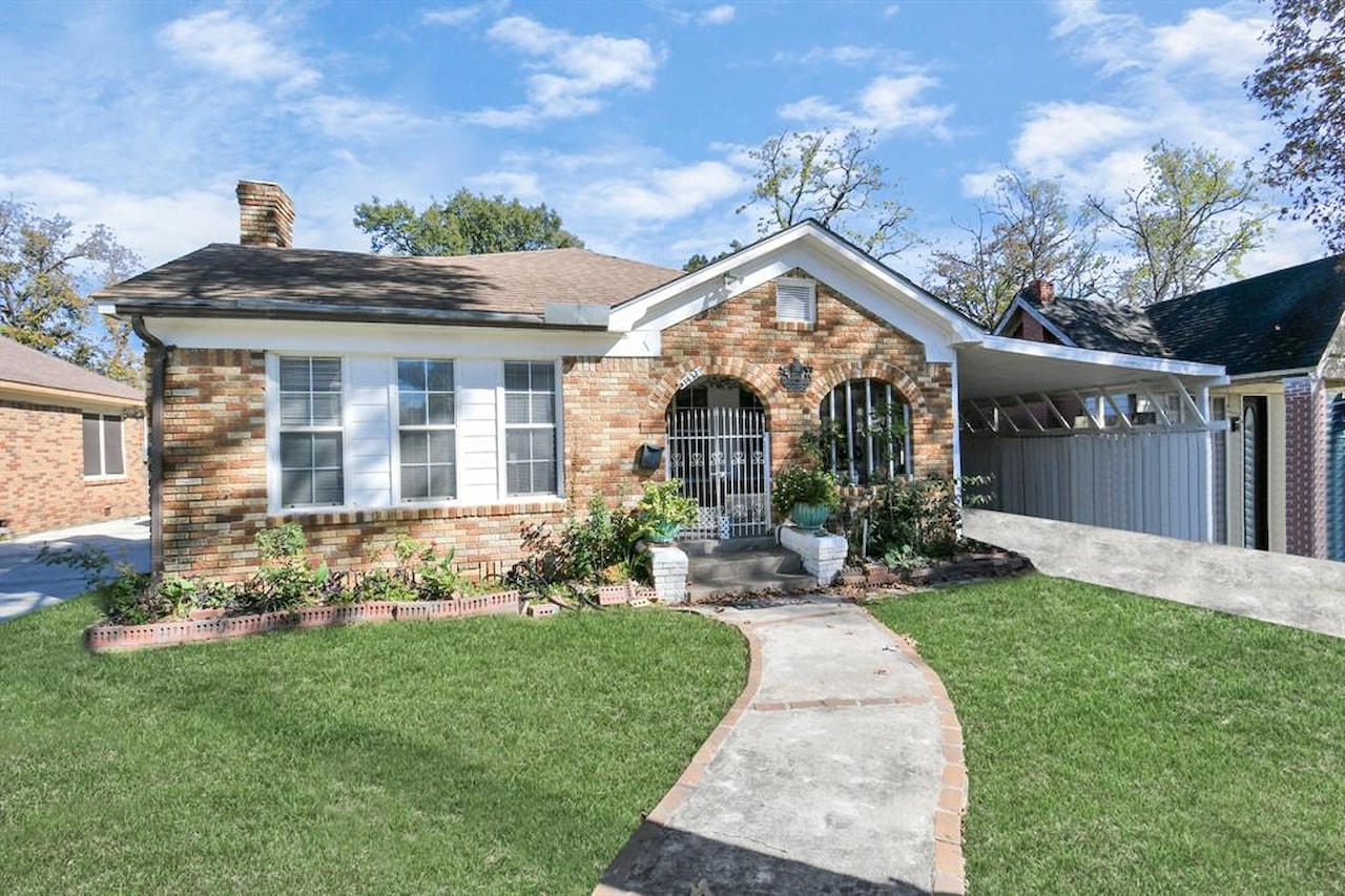 1433 Scharpe St Houston, TX 77023 home for sale