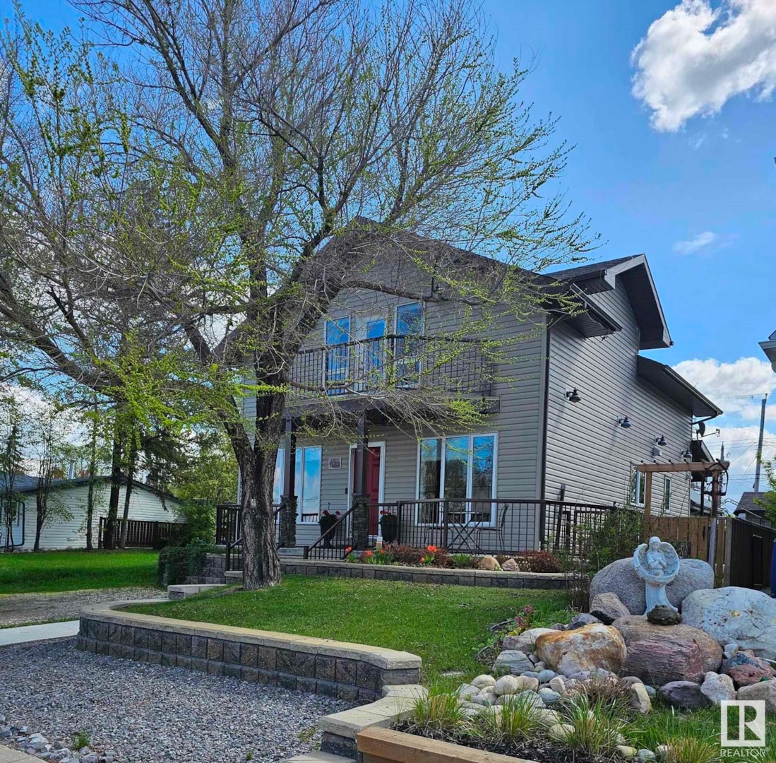 4311 50 AvenueRural Lac Ste. Anne CountyT0E 0A0425,000E4389056