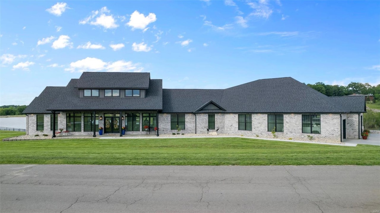 913 Saddlebrooke Ridge Jackson, MO 63755 MLS 24030703